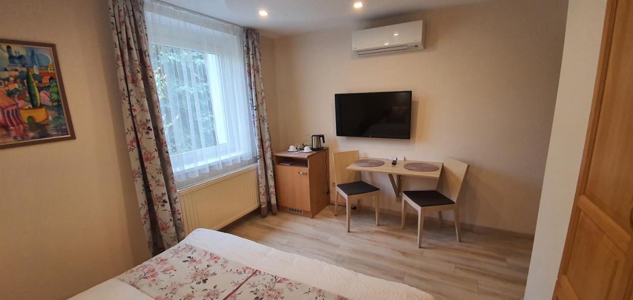 Tuenderlak Vendeghaz Apartment Balatonfured Exterior photo