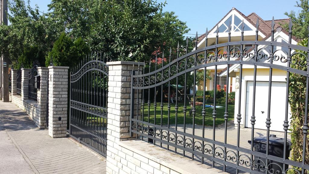 Tuenderlak Vendeghaz Apartment Balatonfured Exterior photo
