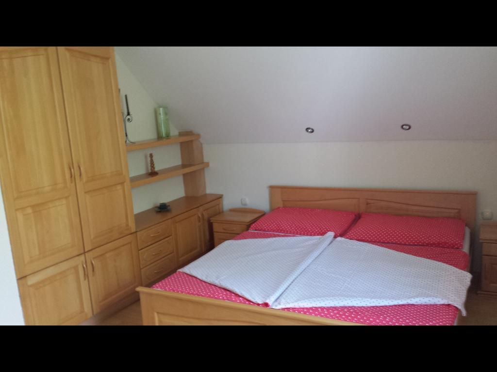 Tuenderlak Vendeghaz Apartment Balatonfured Room photo