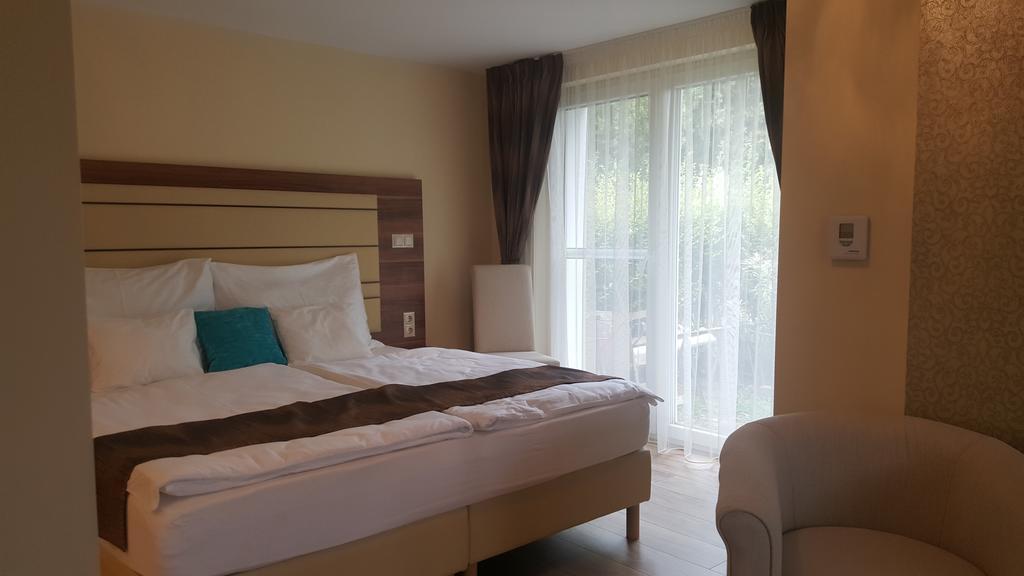 Tuenderlak Vendeghaz Apartment Balatonfured Exterior photo