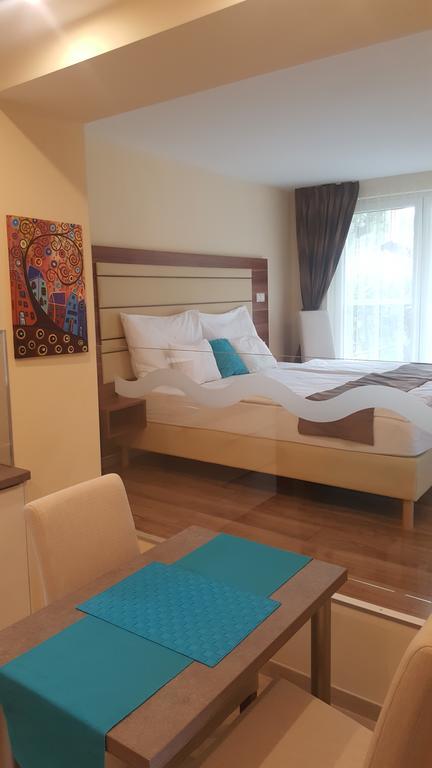 Tuenderlak Vendeghaz Apartment Balatonfured Exterior photo