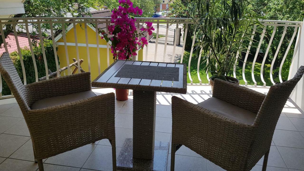 Tuenderlak Vendeghaz Apartment Balatonfured Exterior photo