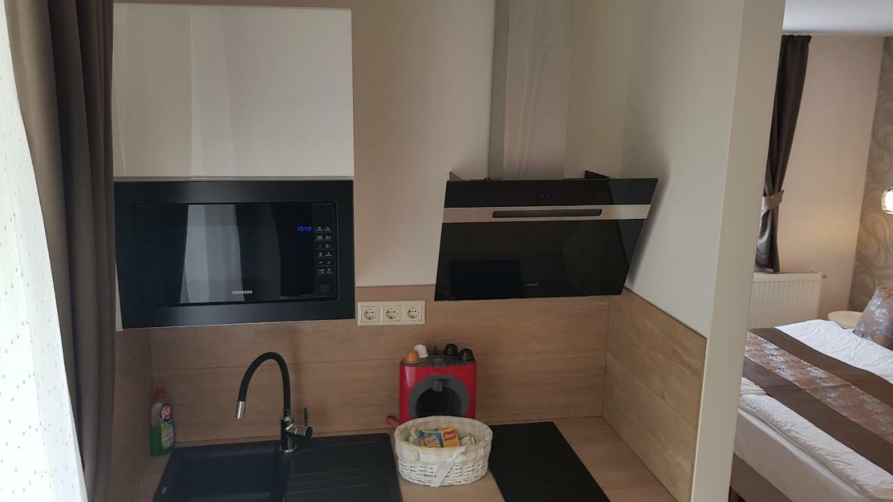 Tuenderlak Vendeghaz Apartment Balatonfured Exterior photo
