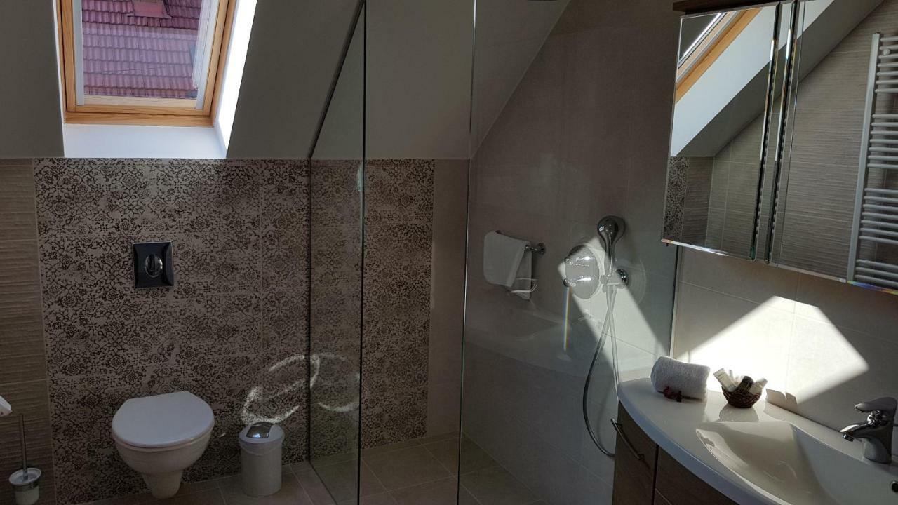 Tuenderlak Vendeghaz Apartment Balatonfured Exterior photo