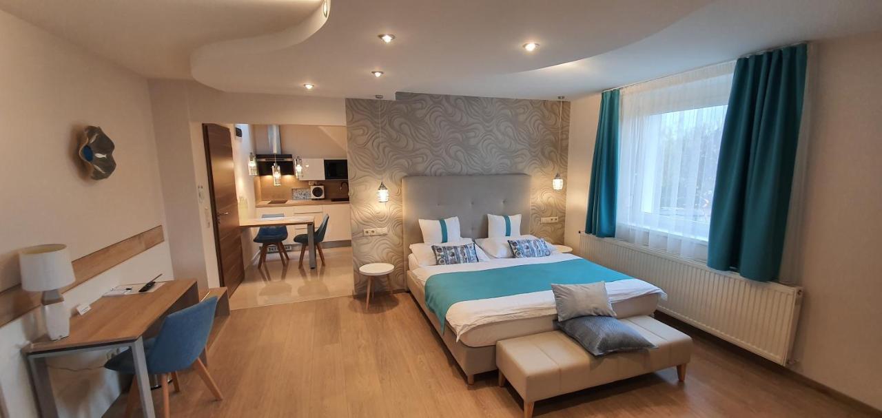 Tuenderlak Vendeghaz Apartment Balatonfured Exterior photo